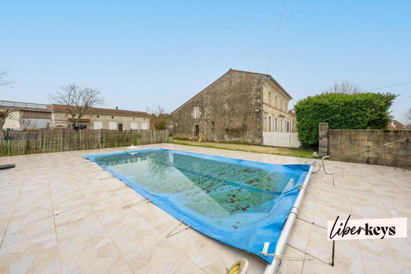 Maison de village - 270 m² - 8 pièces
