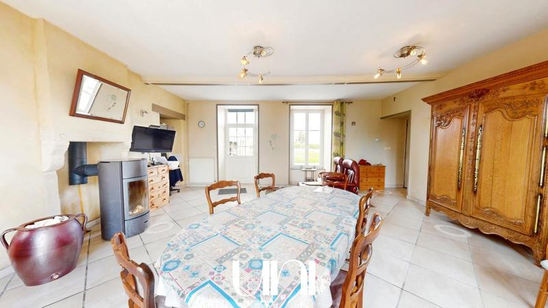Maison - 330 m² - 10 pièces