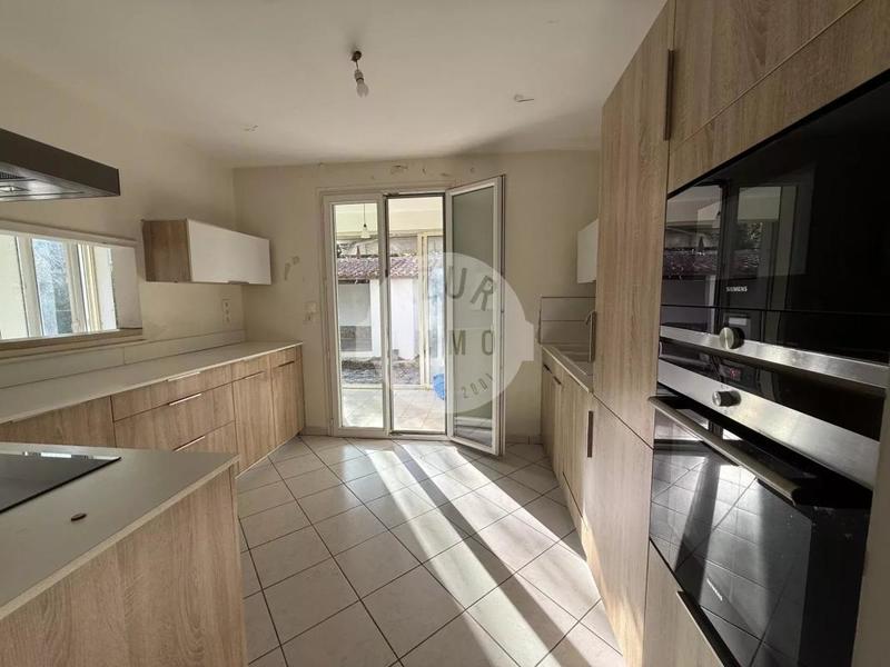 Maison - 197 m² - 7 pièces