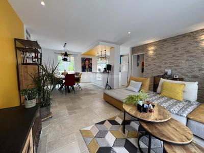 Maison - 83 m² - 4 pièces