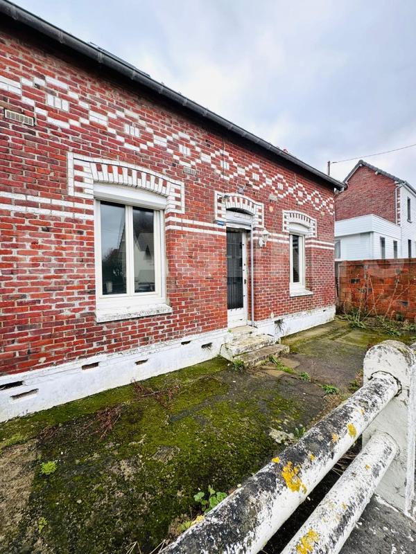 Maison - 90 m² - 5 pièces