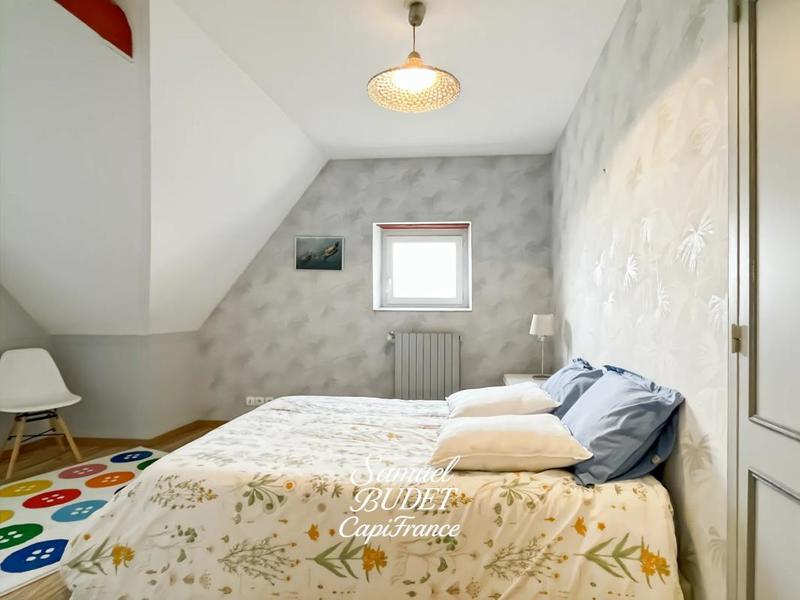 Maison - 230 m² - 7 pièces