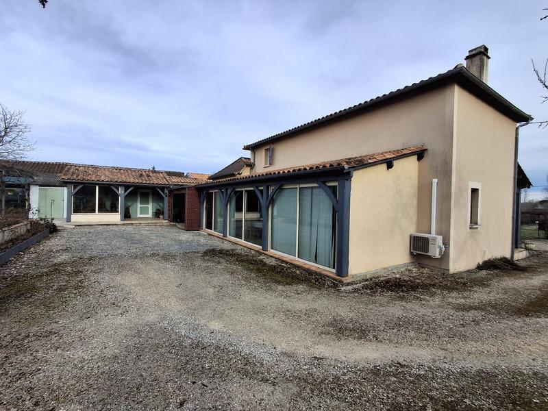 Maison traditionnelle - 135 m² - 5 pièces