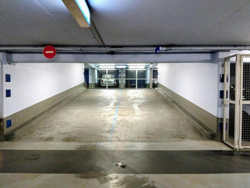 Parking / Garage - 12 m²