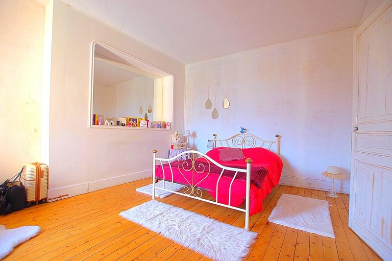 Maison - 180 m² - 6 pièces