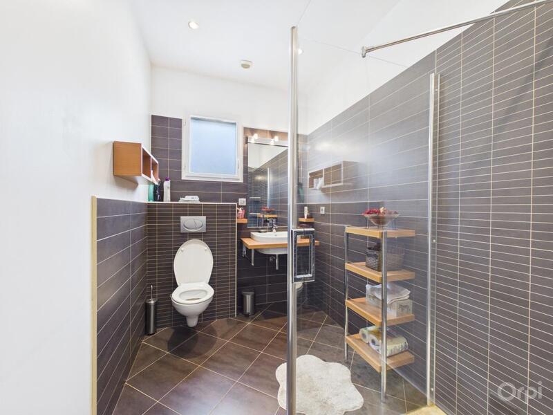 Maison - 350 m² - 8 pièces