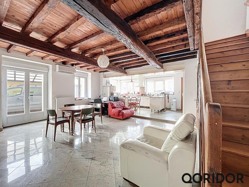 Maison - 285 m² - 10 pièces