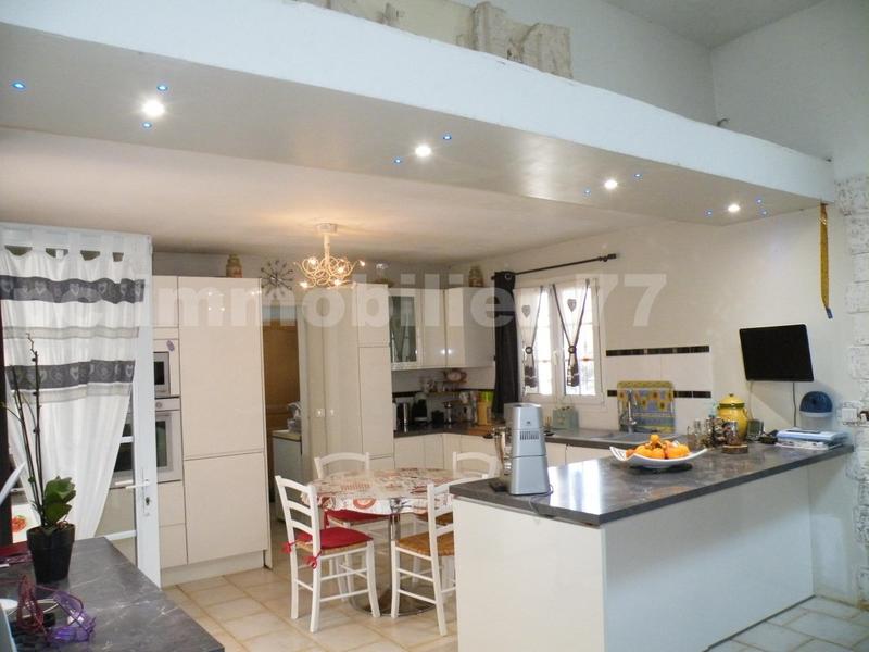 Villa - 300 m² - 11 pièces