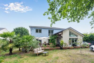 Maison d'architecte - 207 m² - 7 pièces