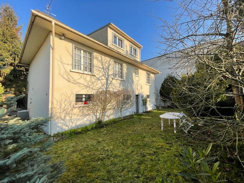 Maison traditionnelle - 100 m² - 6 pièces