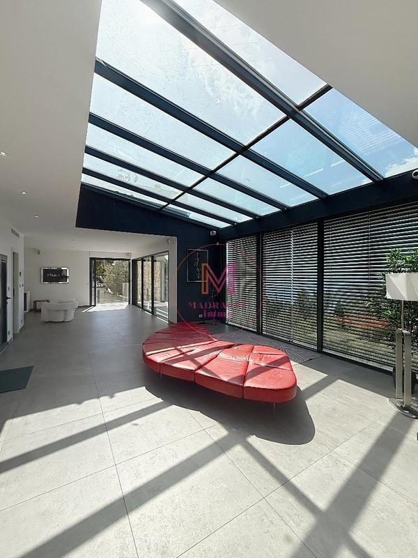 Maison - 216 m² - 6 pièces