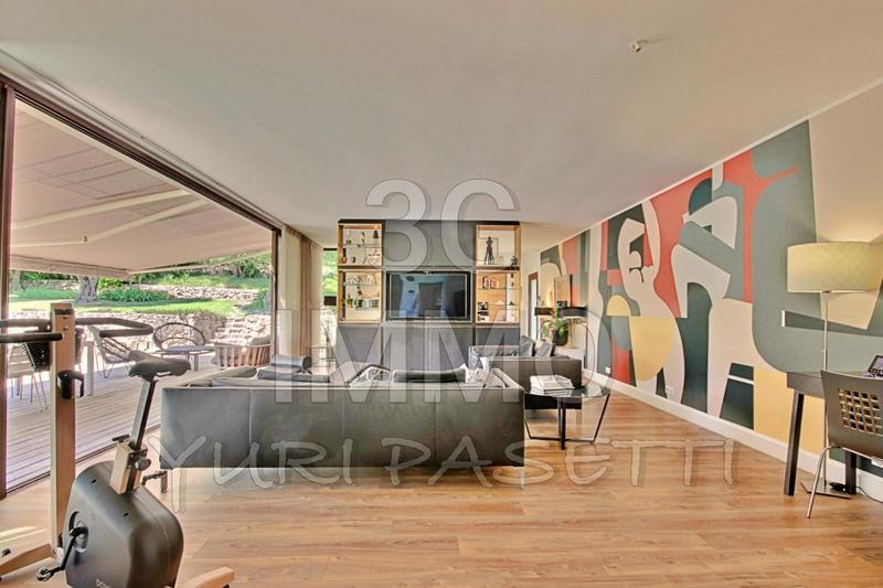 Villa - 260 m² - 6 pièces