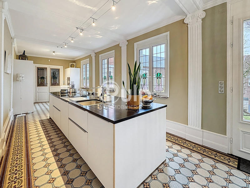 Demeure - 340 m² - 16 pièces