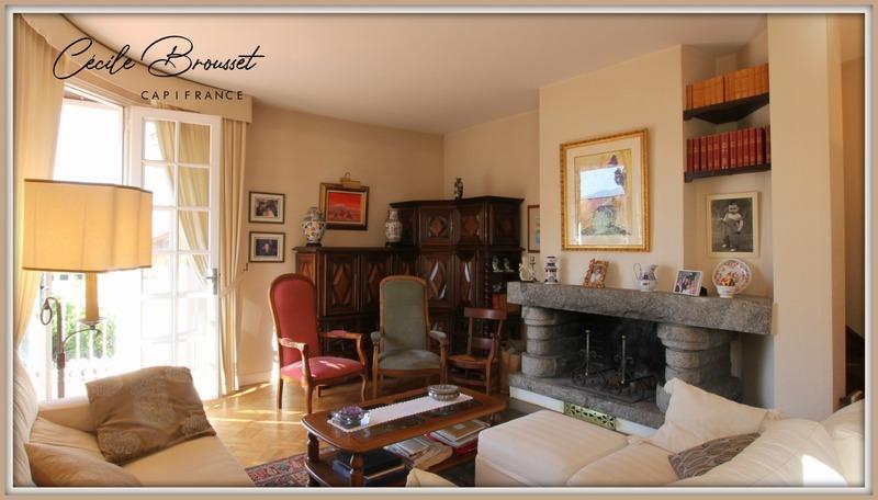 Villa - 286 m² - 11 pièces