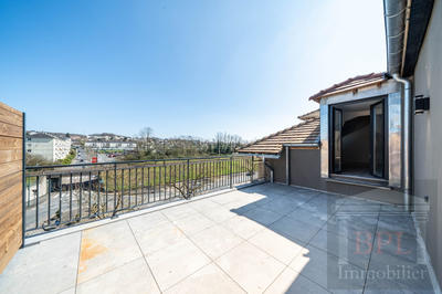 Appartement - 83 m² - 3 pièces