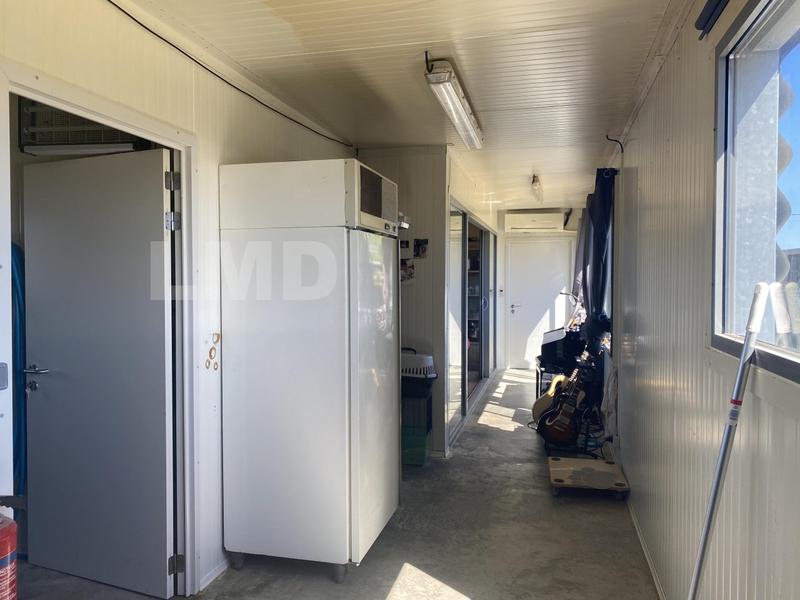 Local d'activités - 226 m² - 10 pièces