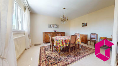 Appartement - 101 m² - 5 pièces