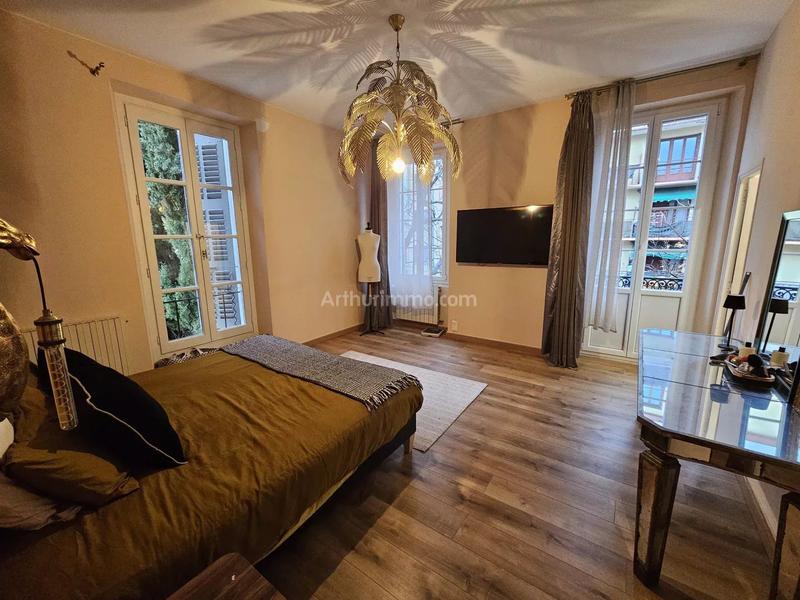 Maison - 315 m² - 10 pièces