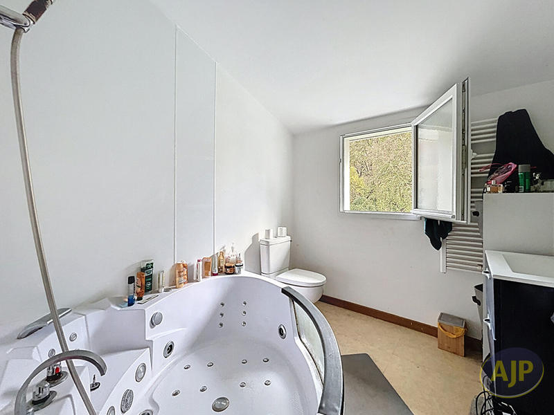 Maison - 151 m² - 6 pièces