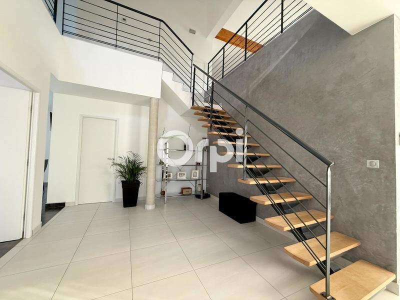 Maison - 290 m² - 5 pièces