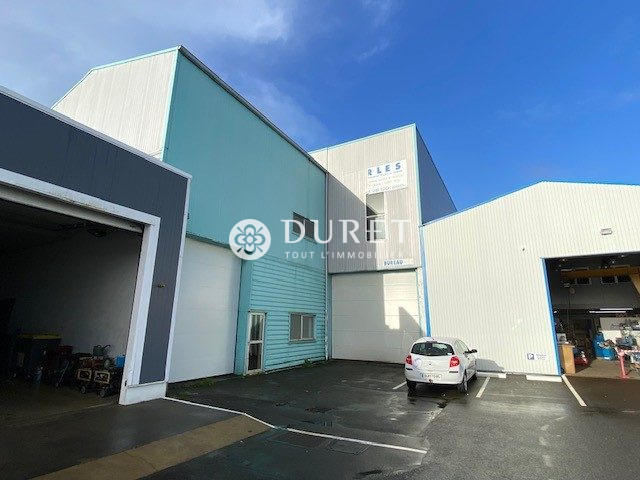 Local d'activités - 595 m²