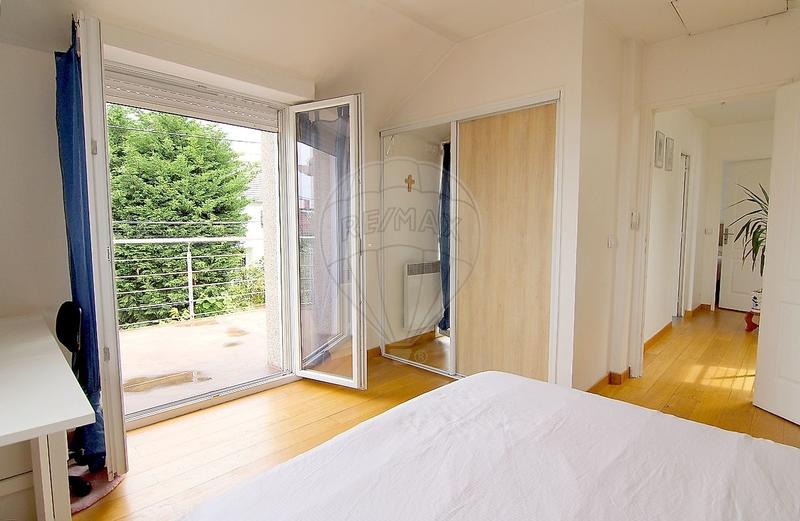 Maison - 135 m² - 10 pièces