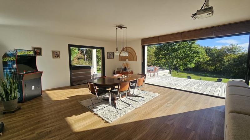 Maison - 153 m² - 7 pièces