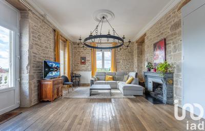 Maison - 234 m² - 7 pièces