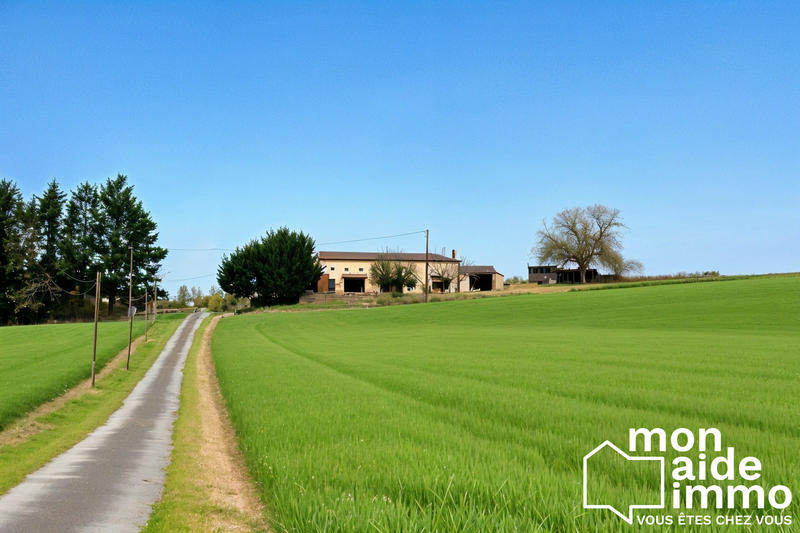 Maison - 600 m² - 9 pièces