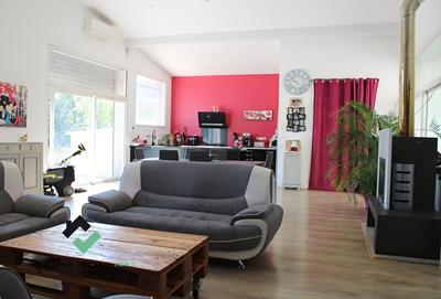 Maison - 177 m² - 6 pièces