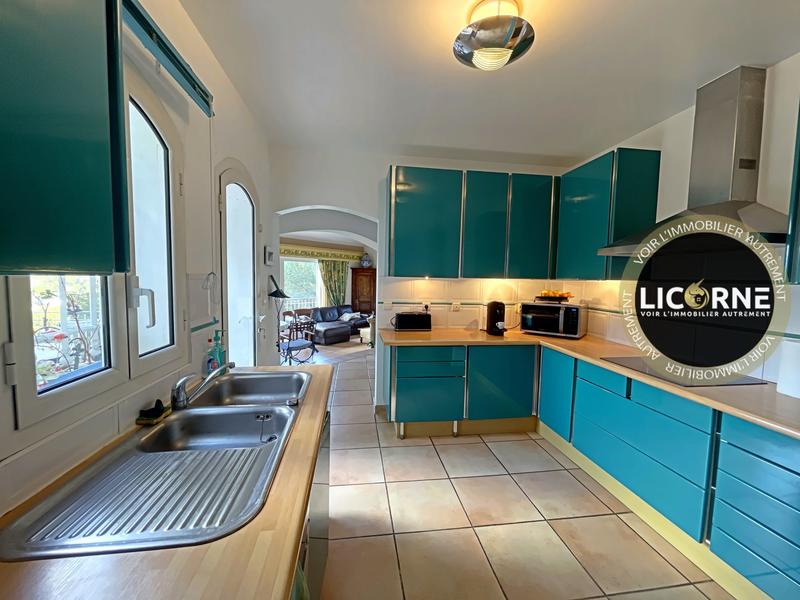 Maison - 180 m² - 7 pièces