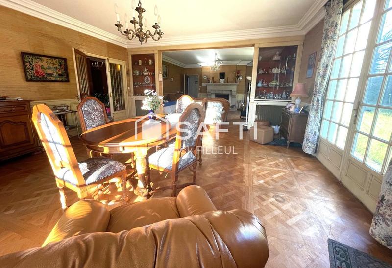 Maison - 400 m² - 13 pièces