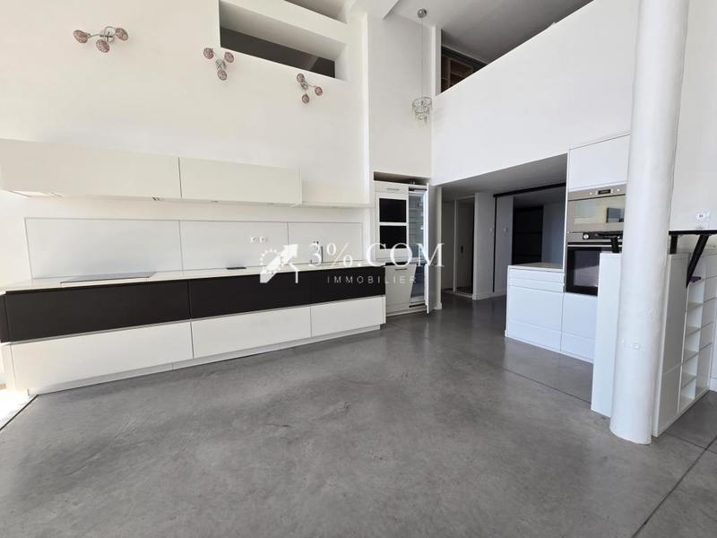 Loft - 170 m² - 5 pièces