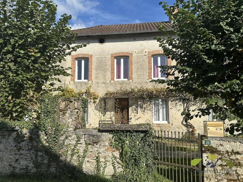 Maison - 225 m² - 8 pièces