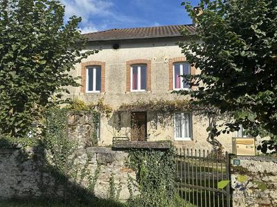 Maison - 225 m² - 8 pièces