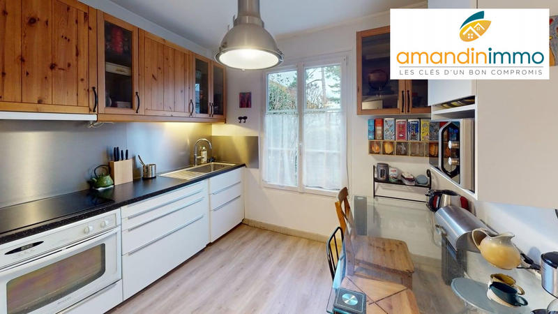 Maison - 170 m² - 8 pièces