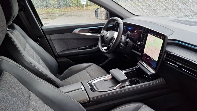 Renault Espace VI E-Tech Hybrid 200 Techno