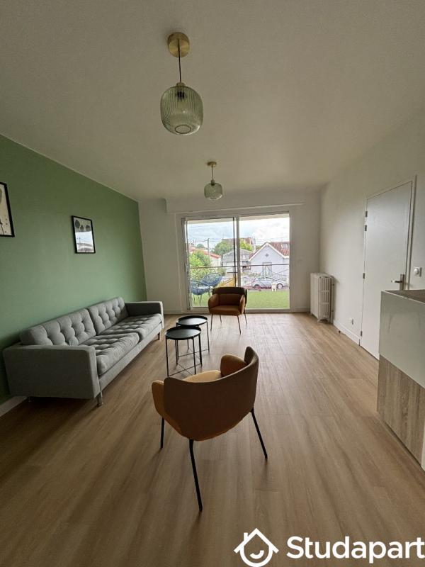 Chambre - 13 m² - 1 pièce