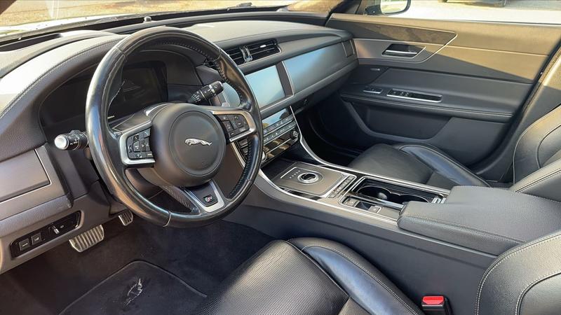 Jaguar Xf II 3.0 d V6 300 Bva8 R Sport