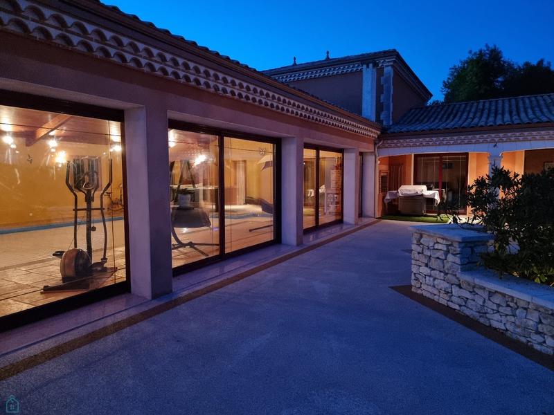 Maison d'architecte - 480 m² - 8 pièces