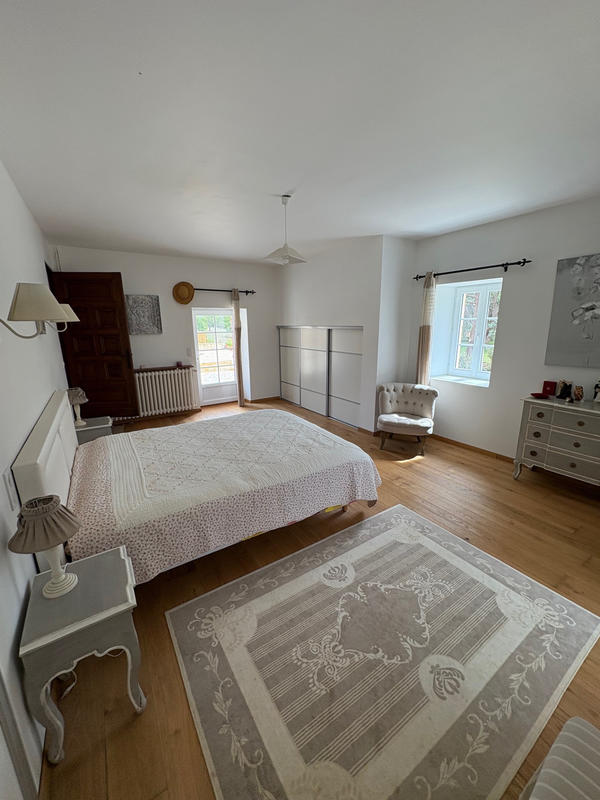 Propriété - 300 m² - 13 pièces