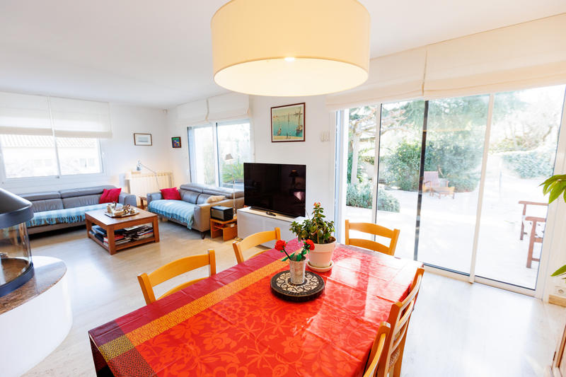 Maison - 221 m² - 9 pièces