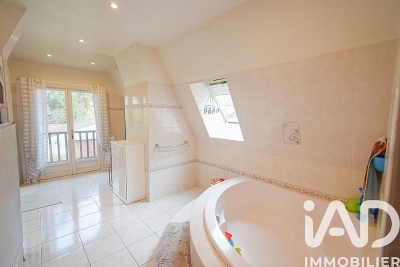 Maison - 122 m² - 5 pièces