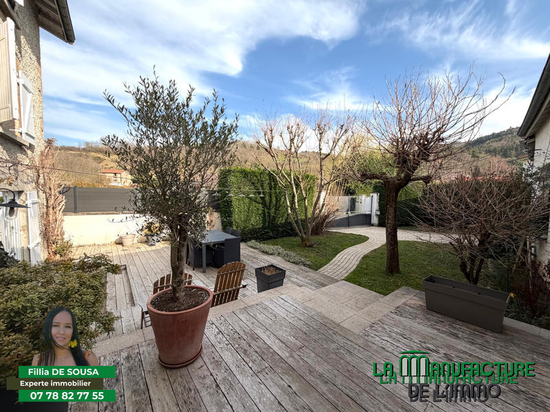 Maison - 218 m² - 6 pièces