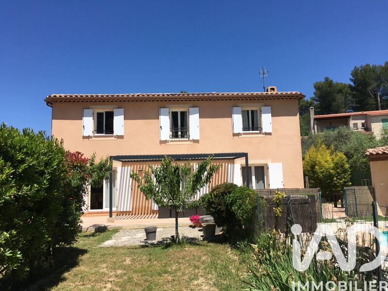 Maison - 200 m² - 7 pièces