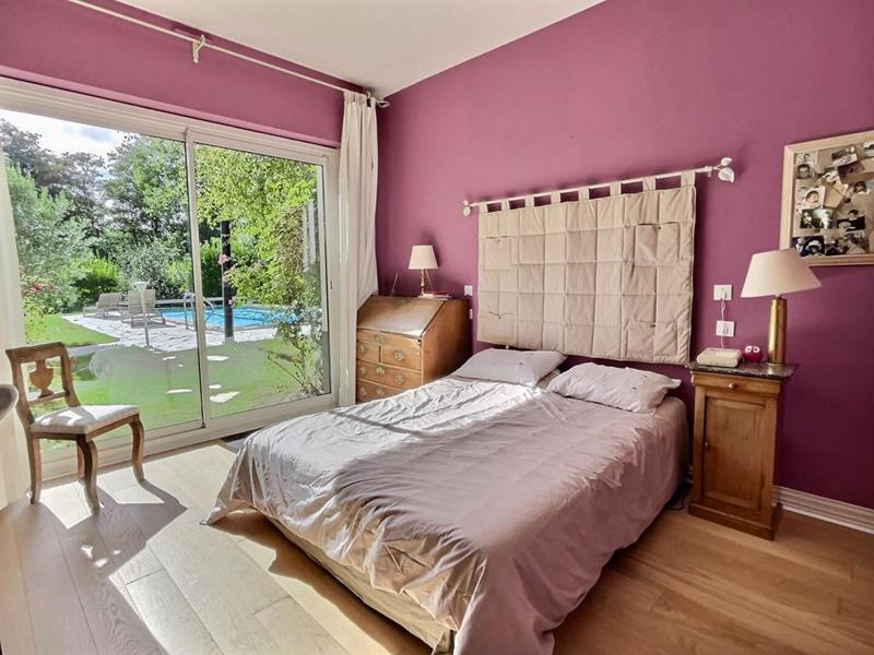 Maison - 235 m² - 8 pièces