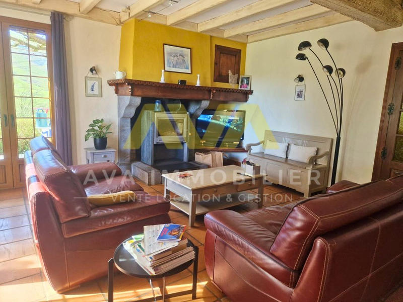 Maison - 300 m² - 9 pièces