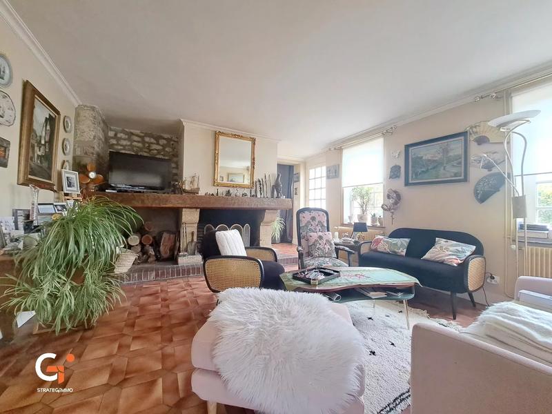 Maison - 203 m² - 7 pièces