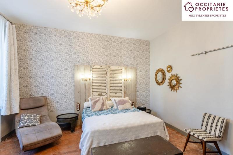 Maison de maîtres - 452 m² - 11 pièces