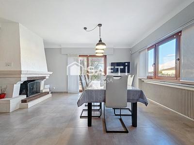 Maison - 234 m² - 7 pièces